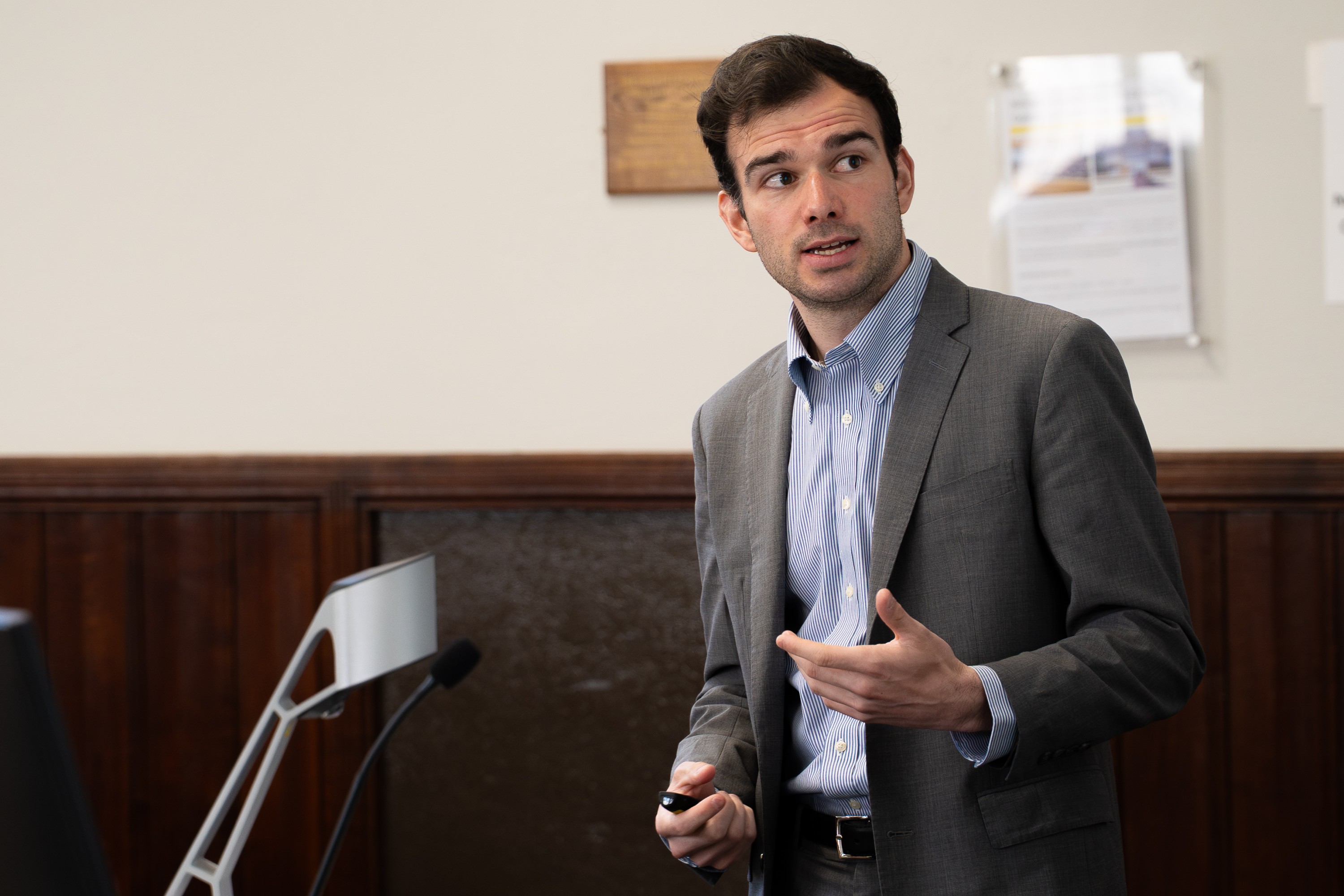 Oscar Volpe presents his research
